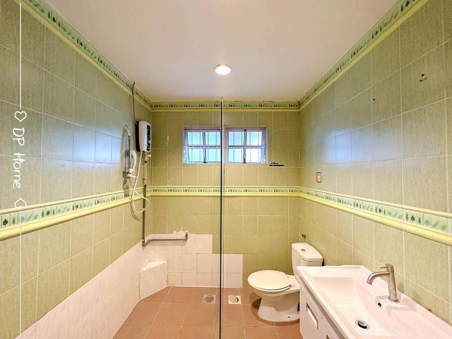 Villa Grand Retreat In Oug 18 Pax Private Pool Paradise *
