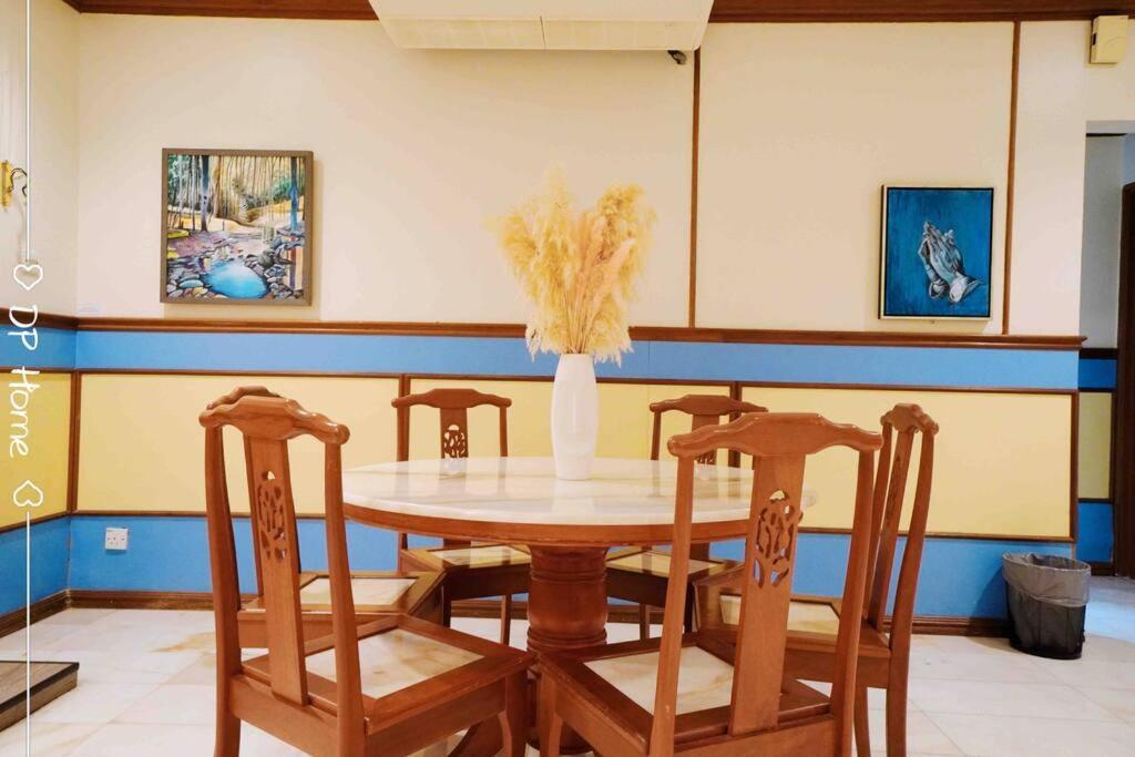 Grand Retreat In Oug 18 Pax Private Pool Paradise Vila Kuala Lumpur
