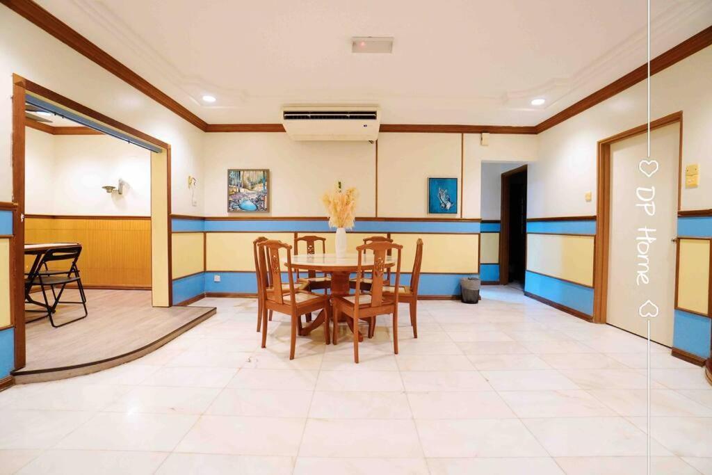 Grand Retreat In Oug 18 Pax Private Pool Paradise Kuala Lumpur