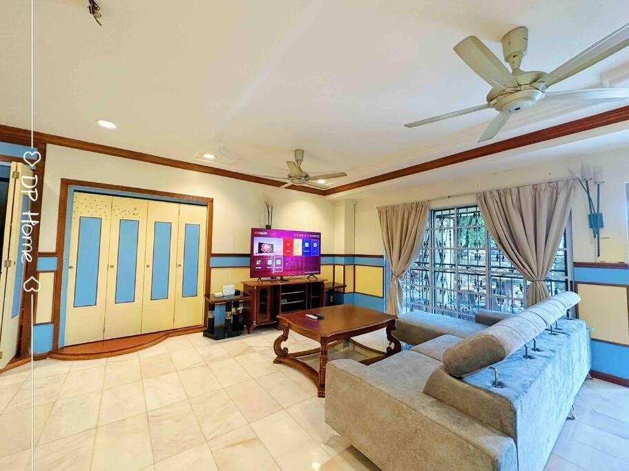 Grand Retreat In Oug 18 Pax Private Pool Paradise *