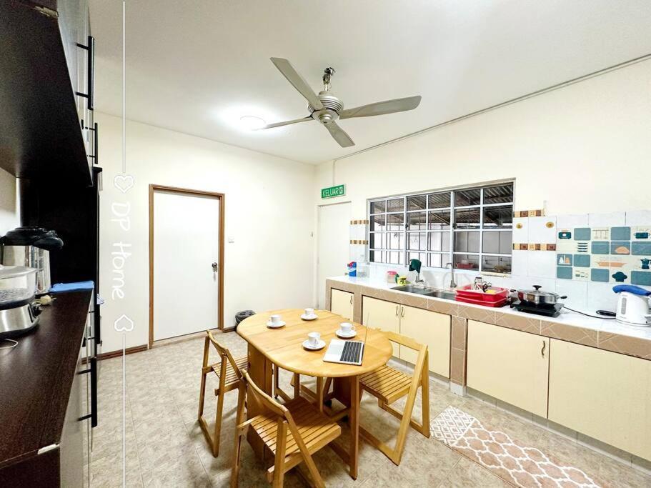 Grand Retreat In Oug 18 Pax Private Pool Paradise * Kuala Lumpur